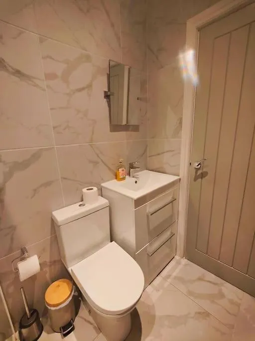 Sloane Modern 2 Bedroom Seafront Apartment Blackpool